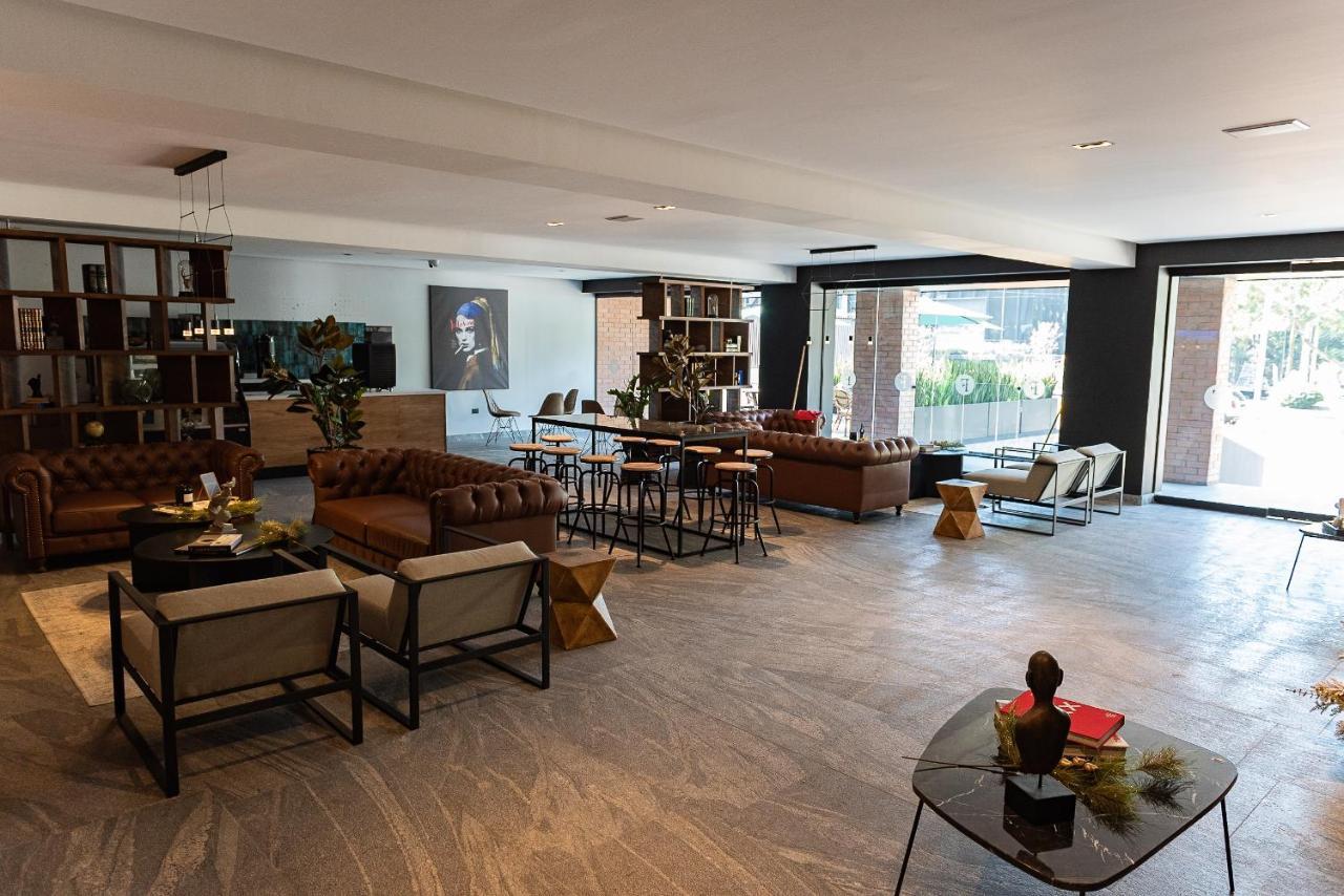 Fulton Business Luxury Hotel Guadalajara Exteriör bild